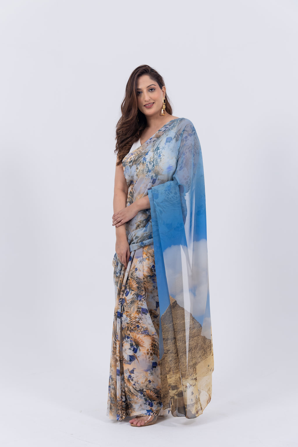 World With U Women’s Designer Saree – Travel Theme | Great Pyramid of Giza Print | Heritage-Inspired Saree