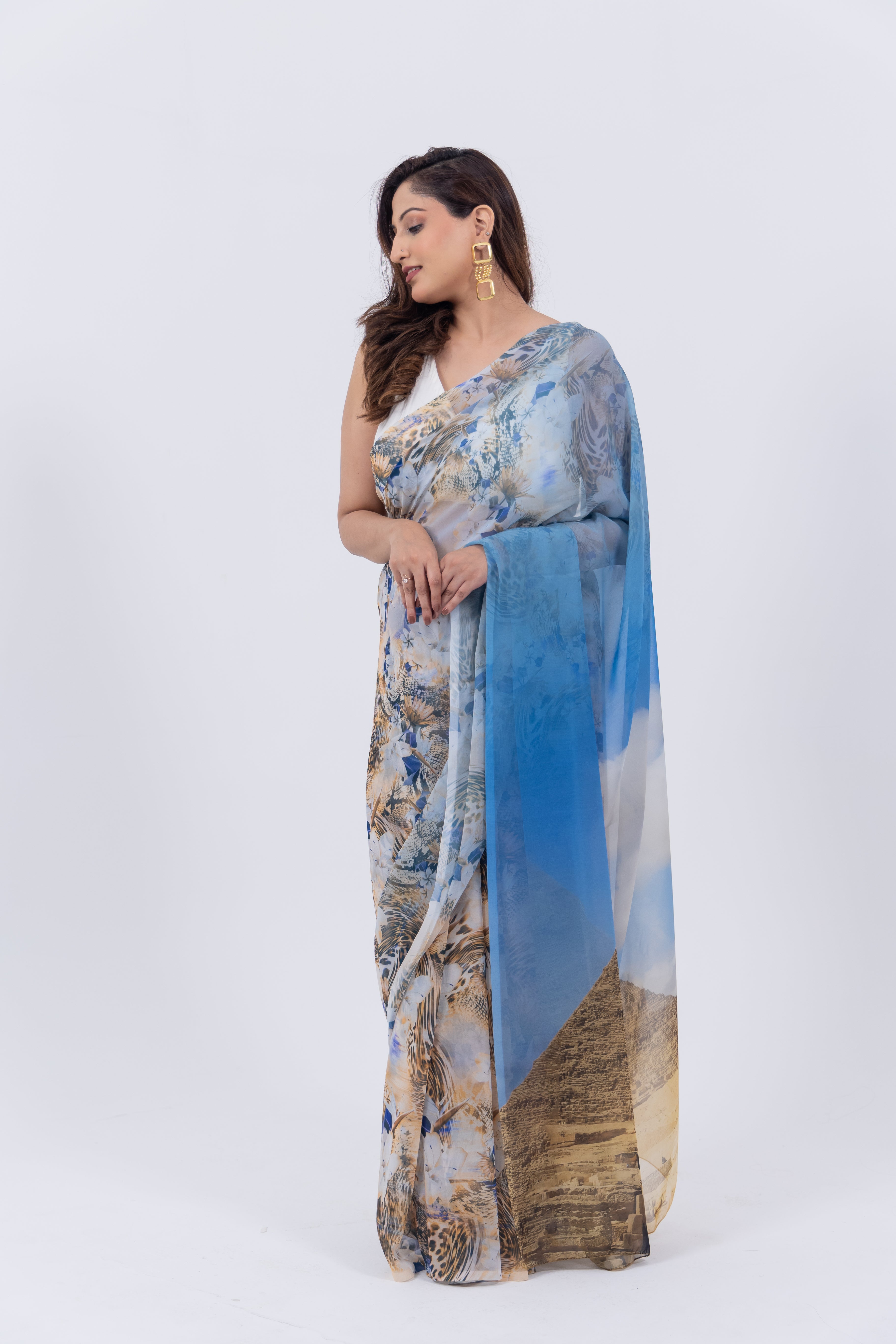 World With U Women’s Designer Saree – Travel Theme | Great Pyramid of Giza Print | Heritage-Inspired Saree