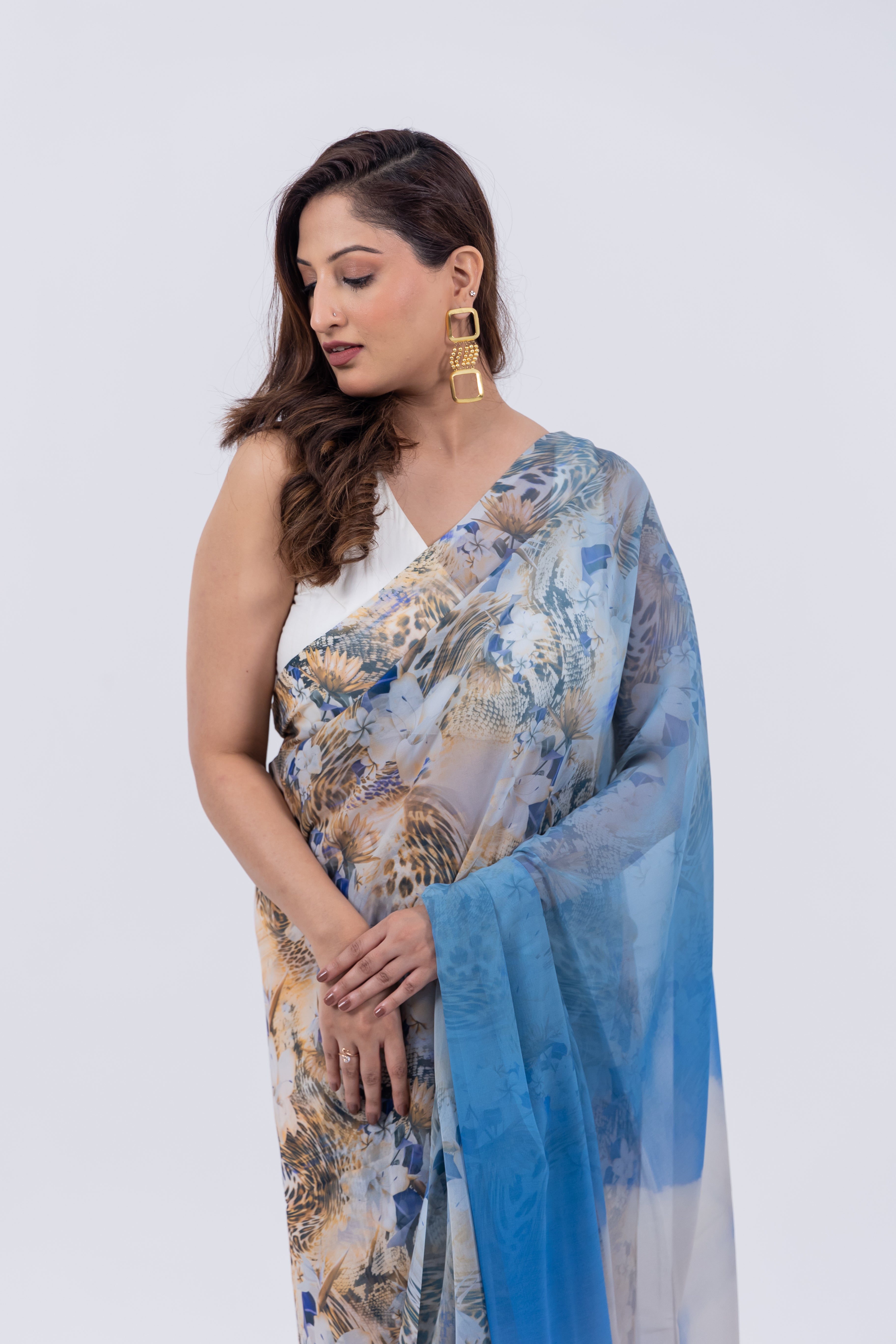 World With U Women’s Designer Saree – Travel Theme | Great Pyramid of Giza Print | Heritage-Inspired Saree