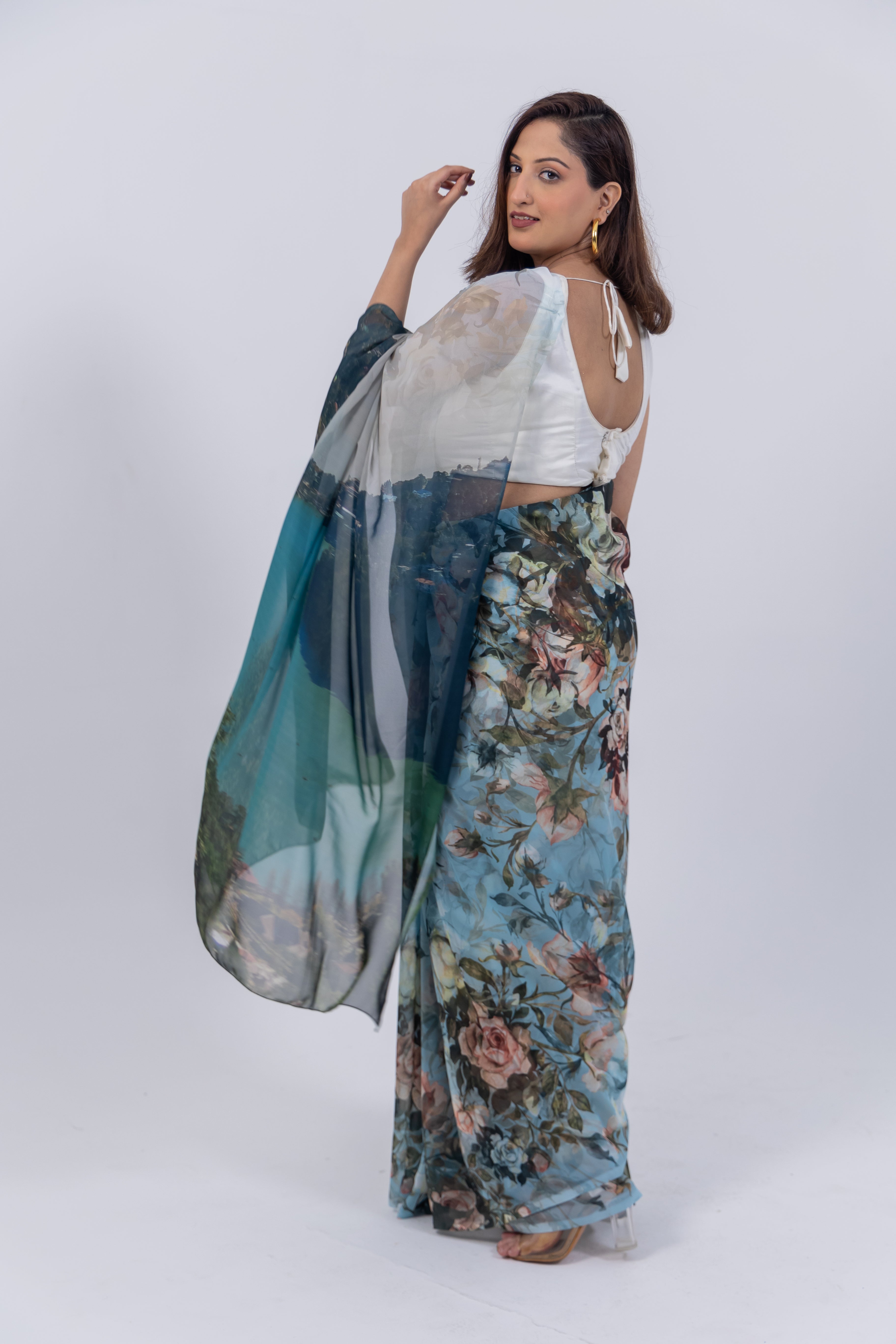 World With U Women’s Designer Saree – Travel Theme | Nainital Lake Print | Nature-Inspired Drape