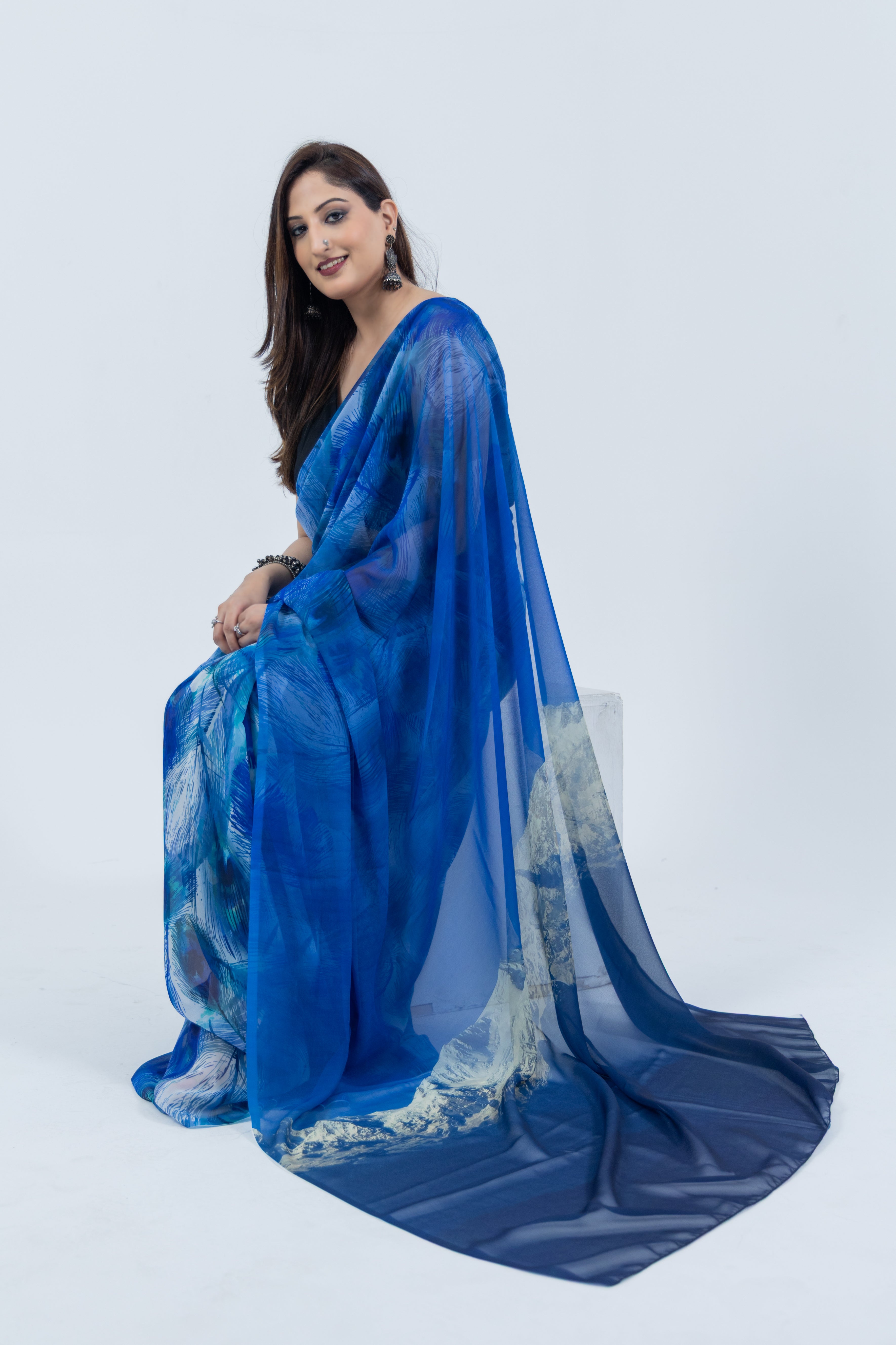 World With U Women’s Designer Saree – Travel Theme | Kanchenjunga Mountain Print | Himalayan-Inspired