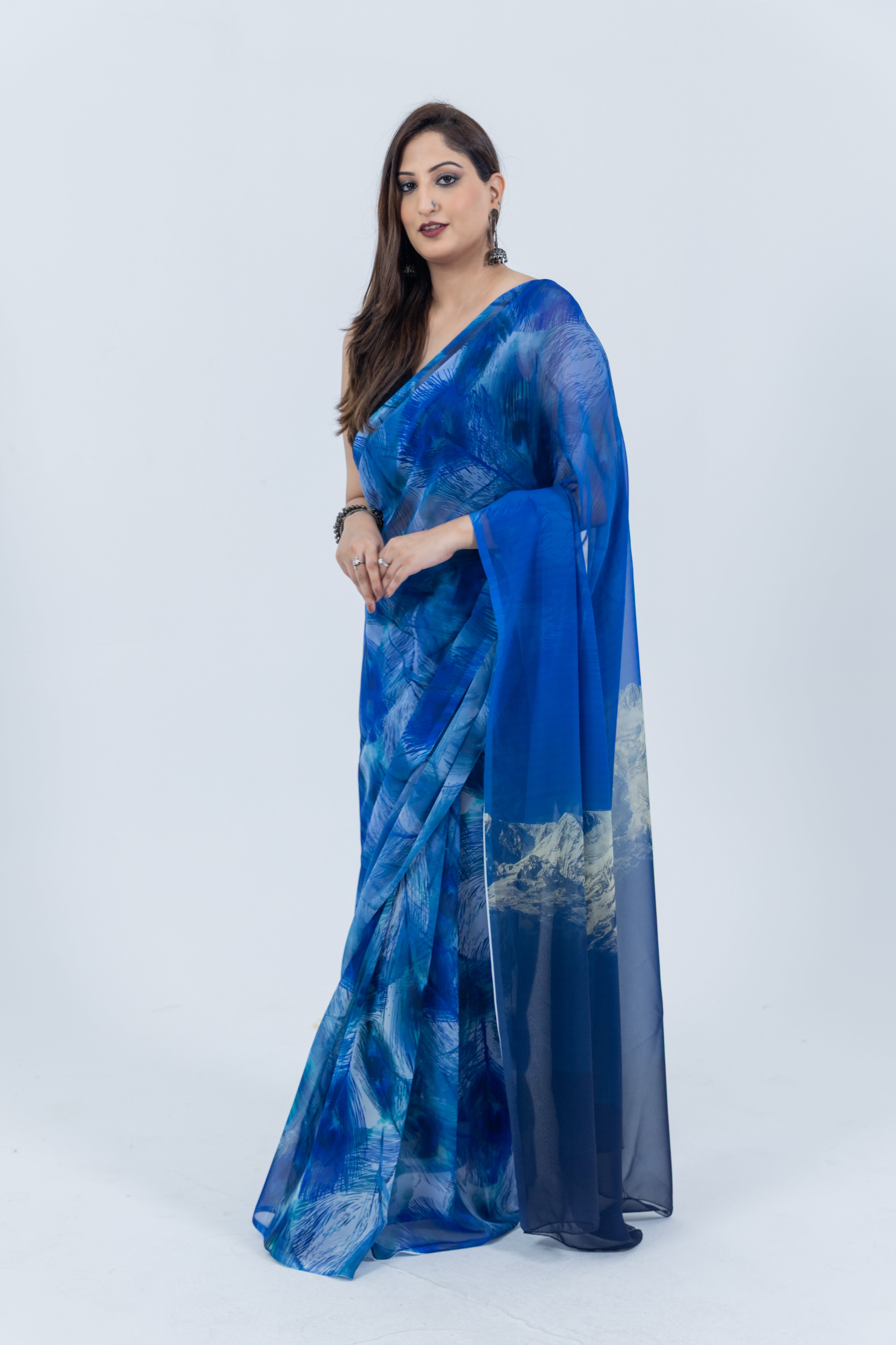 World With U Women’s Designer Saree – Travel Theme | Kanchenjunga Mountain Print | Himalayan-Inspired